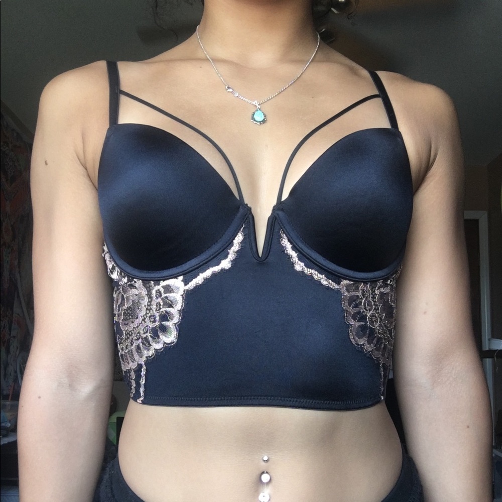 Sexy Black Lightly lines strapped bra
